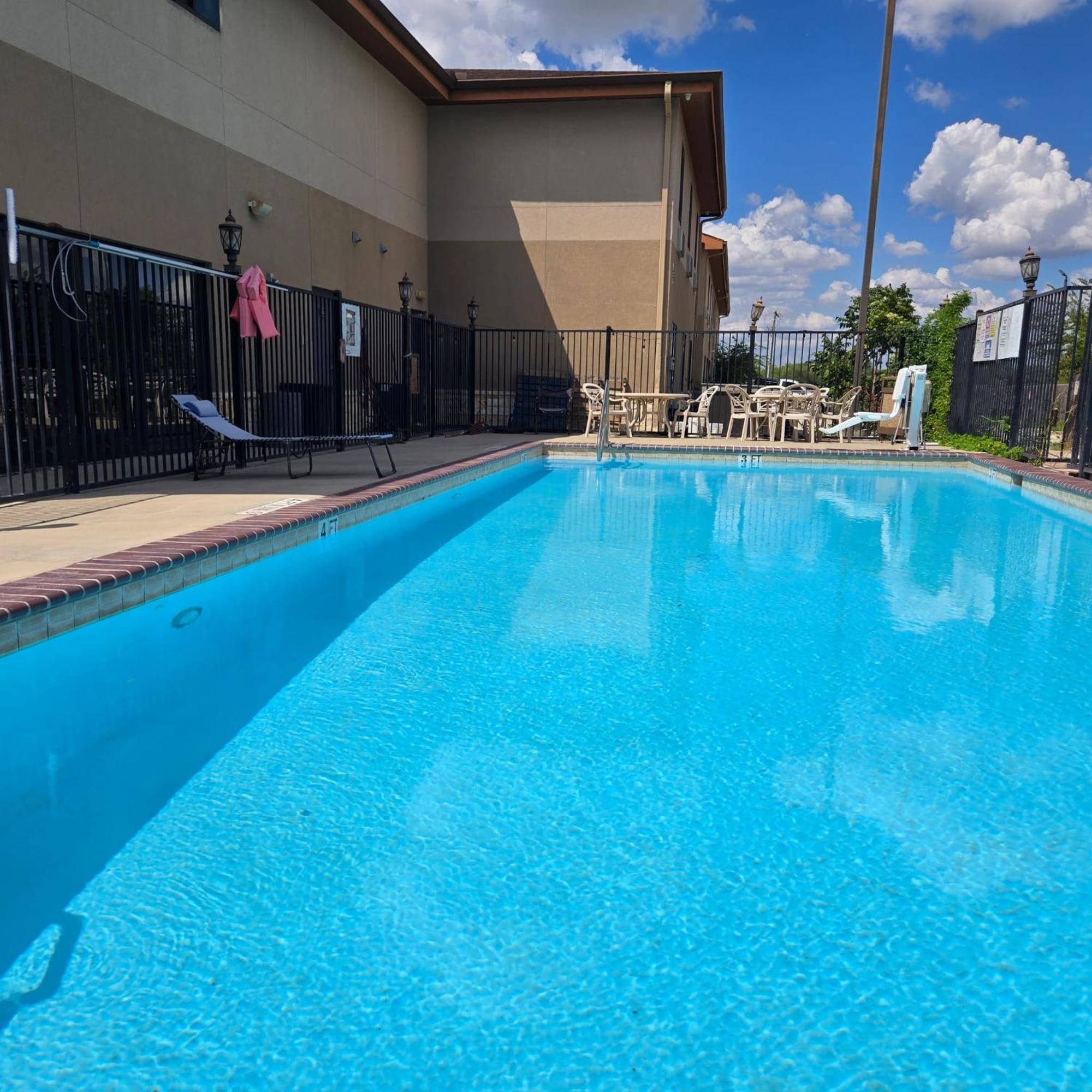 Karnes City Lodge المظهر الخارجي الصورة